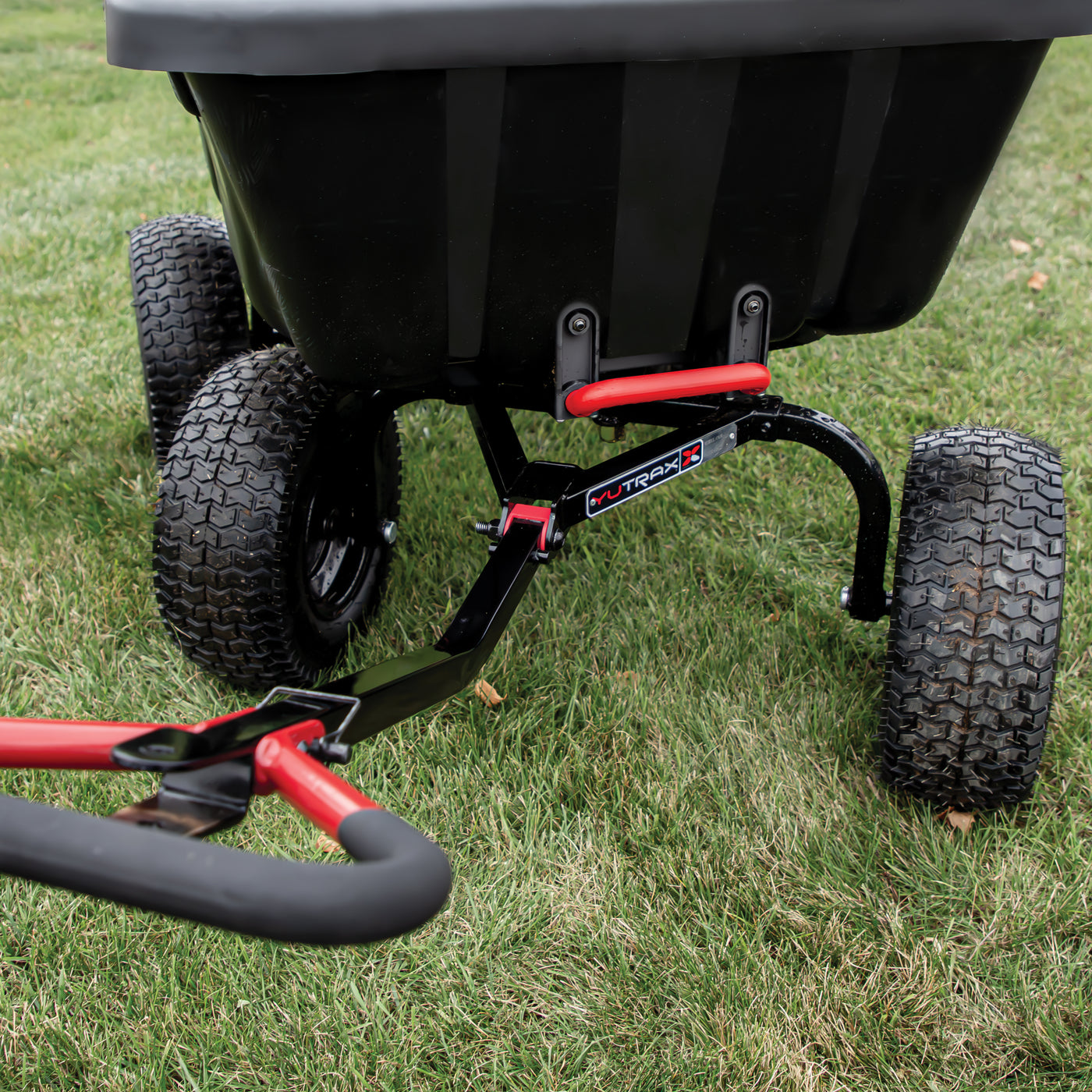 YUTRAX® Work Wagon™ 16 cu. ft. Towable Poly Cart