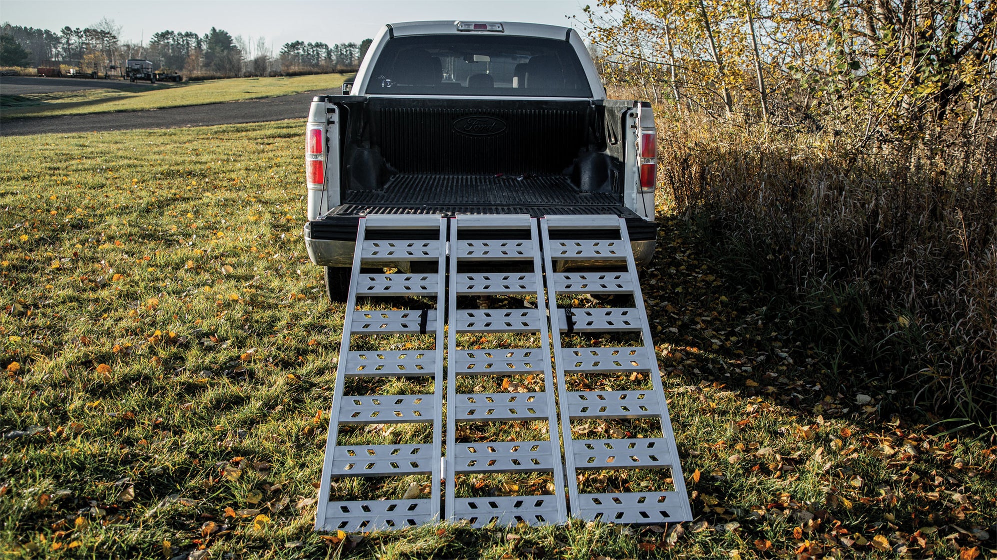 YUTRAX 69” Tri-Fold Ramp, High-Strength Extruded Aluminum, 2200 lb ...